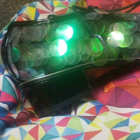 Holographic sequin shoes - Picture 7 of 8